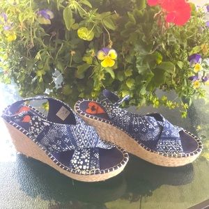 Rocket Dogs sz.9 Denim Blue & White Sandals